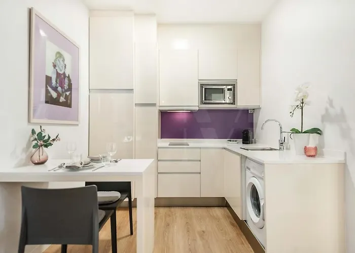 Seven Dancers Picasso-inspired Rems Appartement