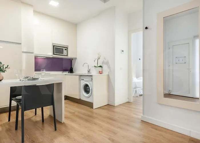 Seven Dancers Picasso-inspired Rems Appartement *