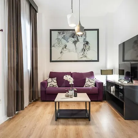Serene & By Picasso Museum By Rems Apartment *